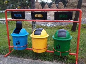 PT. Cipta Kreasindo Stainless tong-sampah-kemendagri-300x225 tong sampah kemendagri    